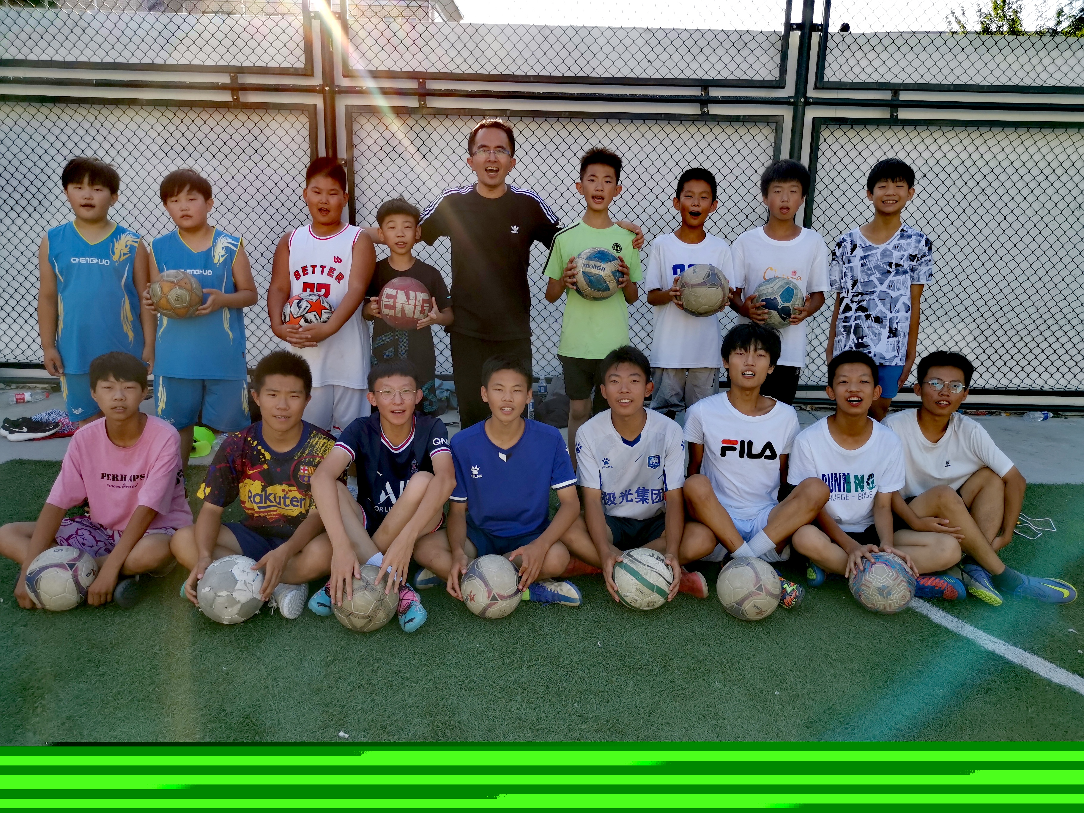 1672294026660056722.jpg 公益足球.jpg