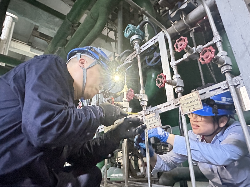 1697767634909026703.jpg 第一部分配圖:加強設(shè)備治理確保運行穩(wěn)定(雷歡攝)_副本.jpg