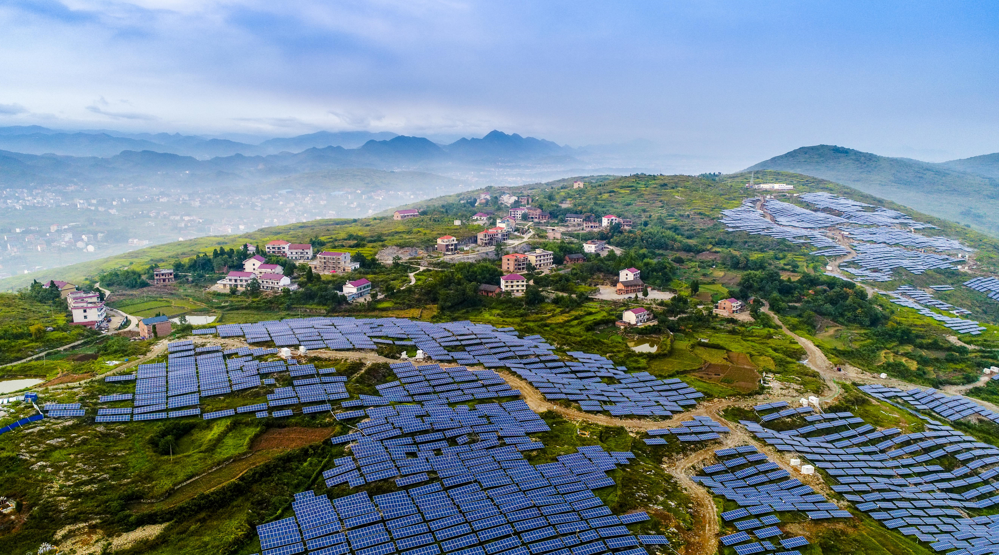 新能源基地化開發(fā)與鄉(xiāng)村振興緊密結合.jpg